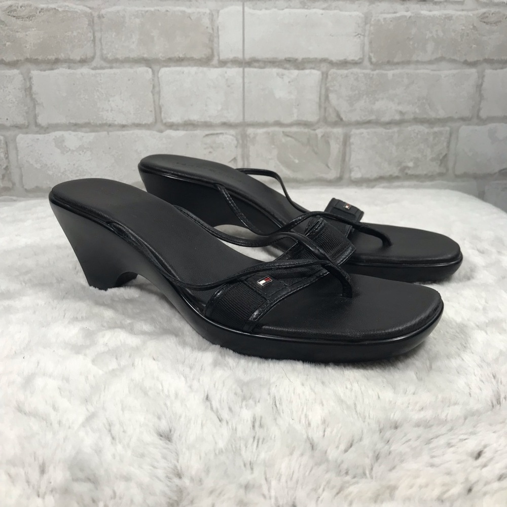 Chunky Heel Strapped Black Sandals